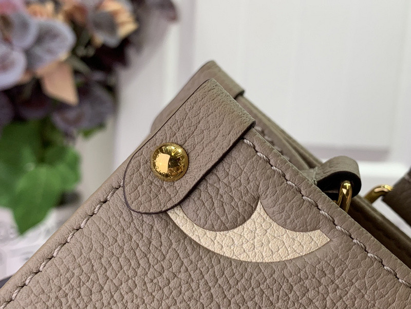 LVT PURSE