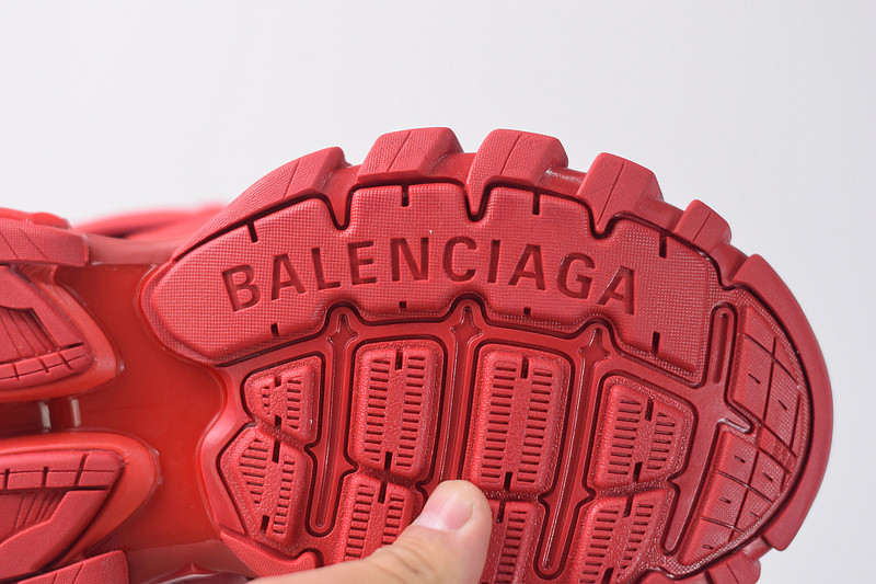 bc track sneaker
