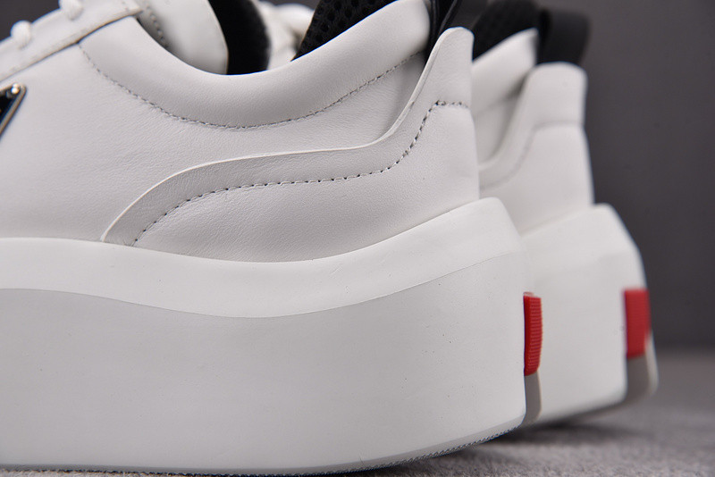 pr sneaker