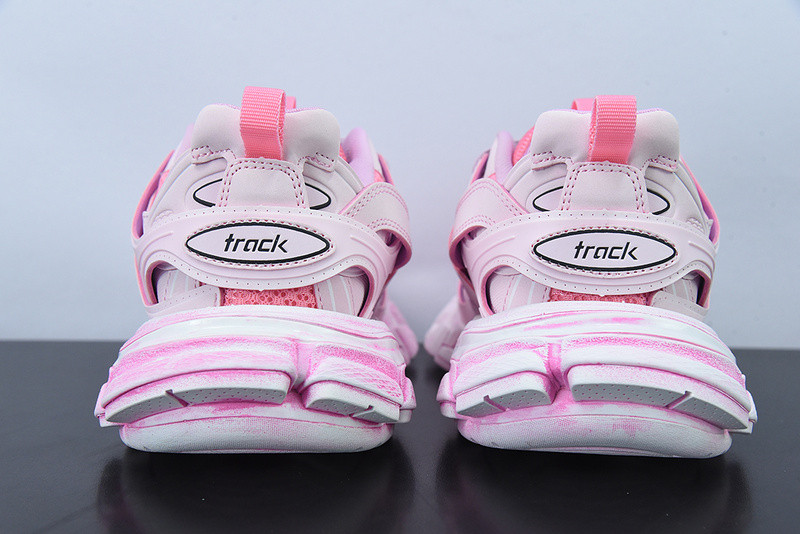 bc track sneaker