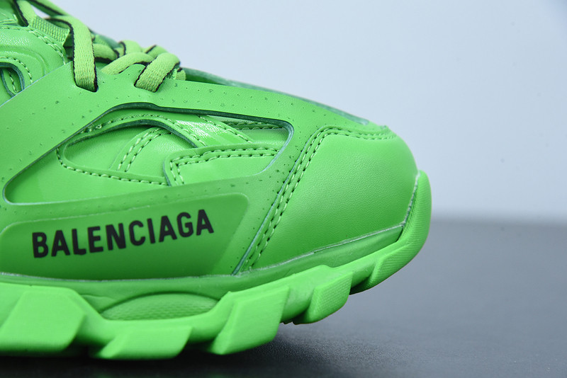 bc track sneaker