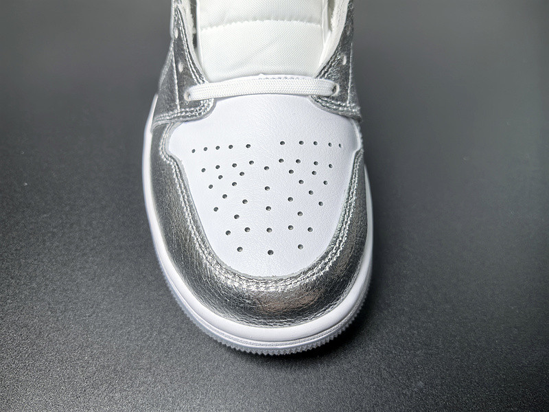 Air Jordan 1 Mid SE Metallic Silver FN5031-100