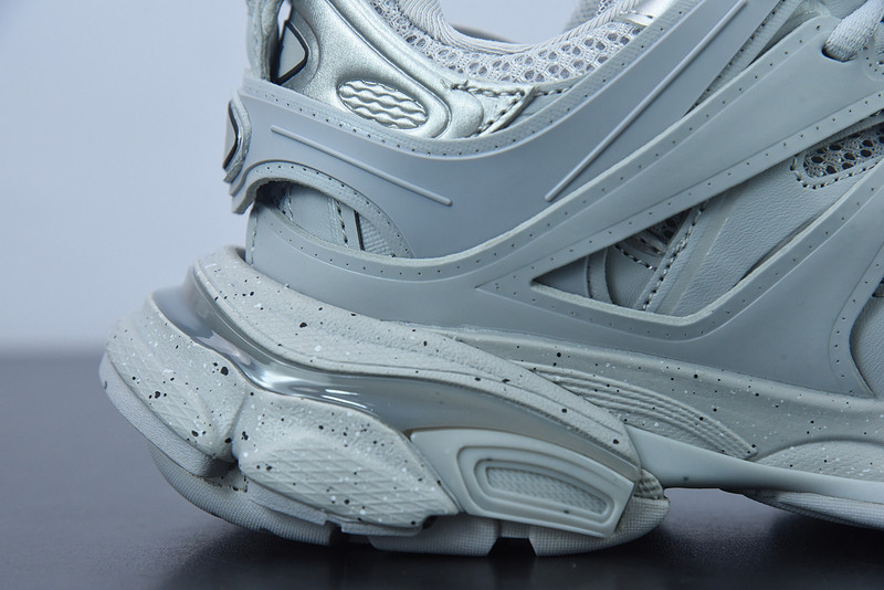 bc track sneaker