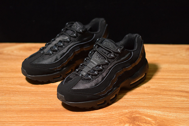 nike air max 95 triple black 609048-092