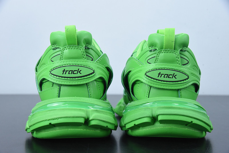 bc track sneaker