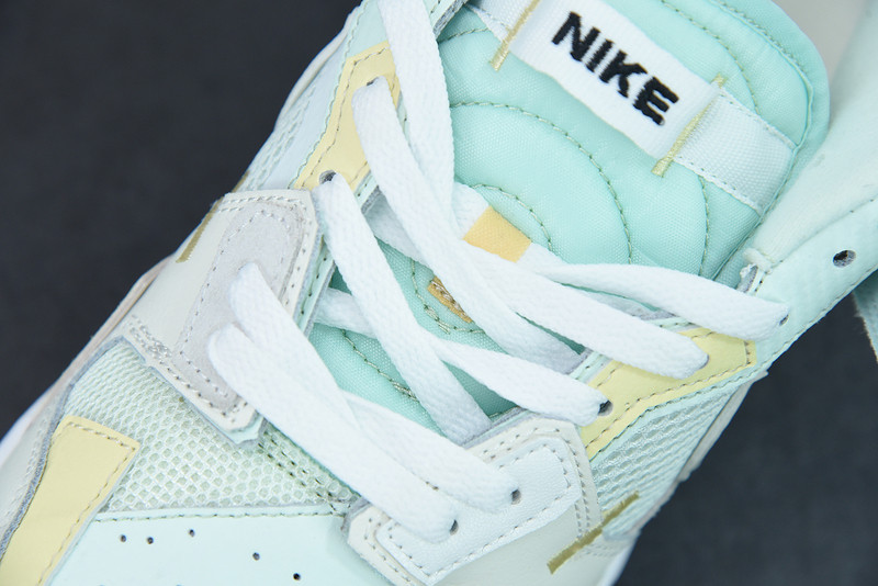 nike dunk low scrap