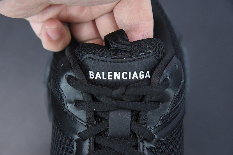 bc track sneaker