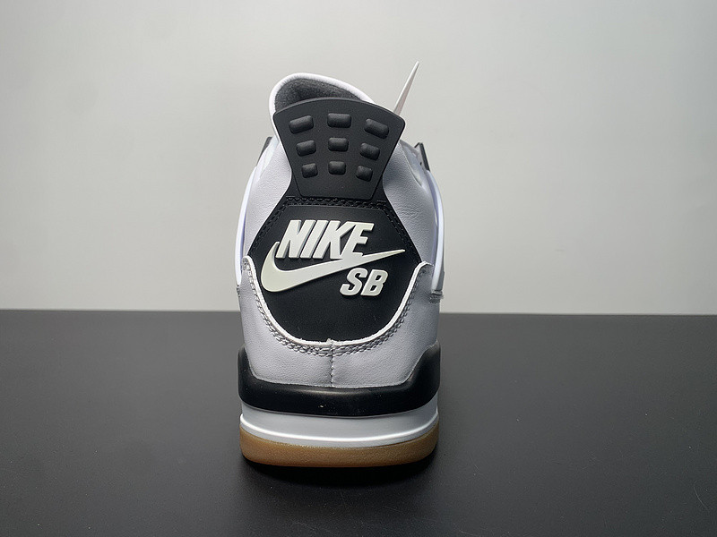 Nike SB x Air Jordan 4 “Black WHite” DR5415-100-3