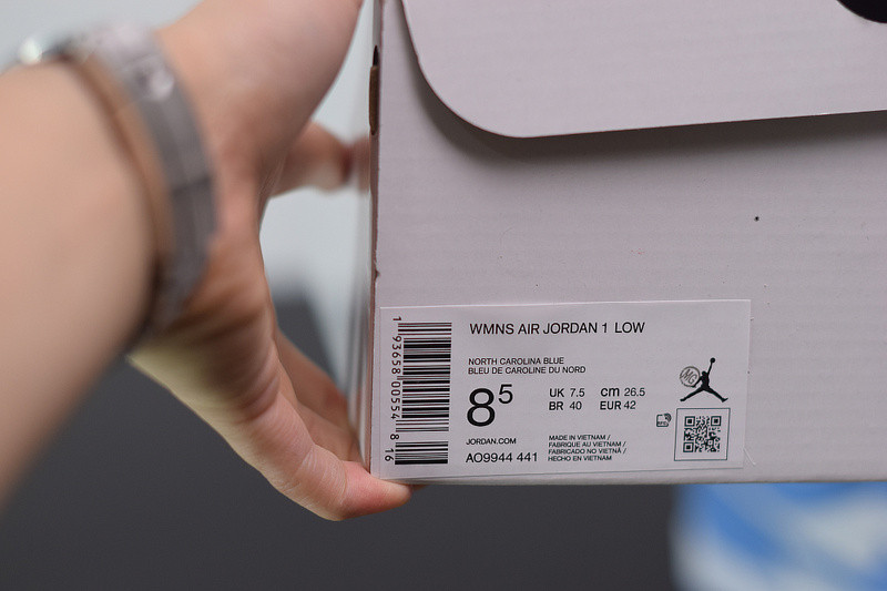 air jordan 1 unc ao9944-441