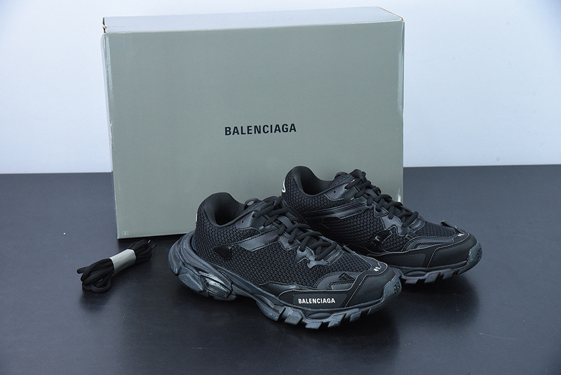 bc track sneaker