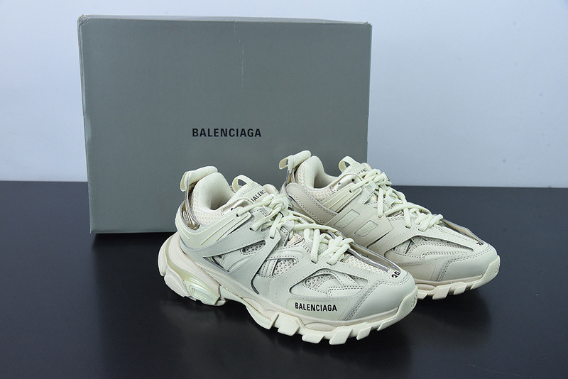 bc track sneaker