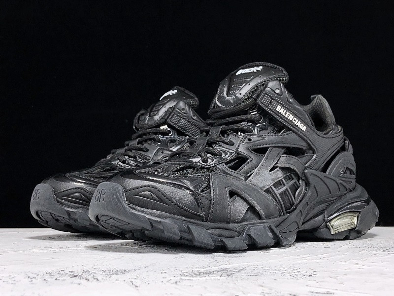 bc track sneaker