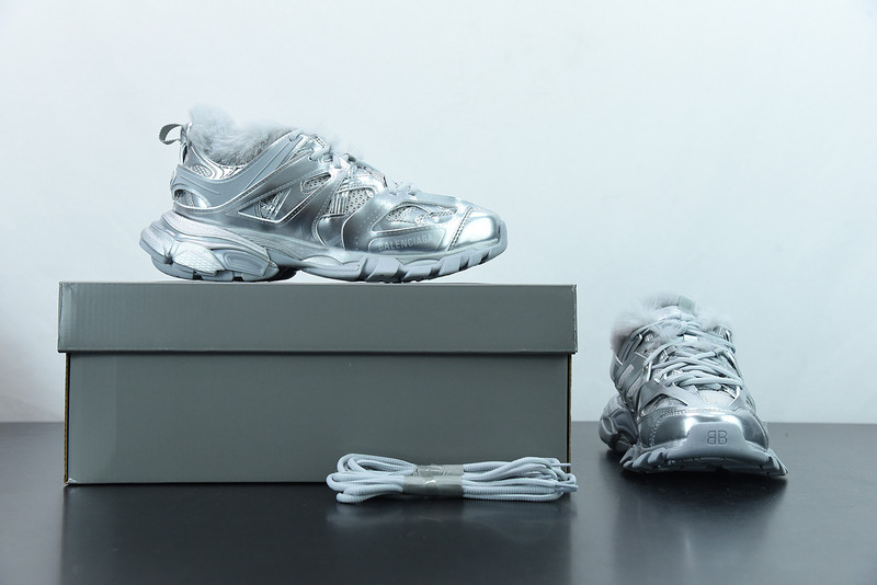 bc track sneaker