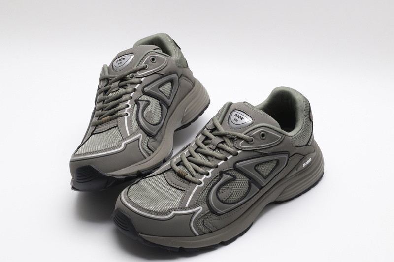 dio* sneaker
