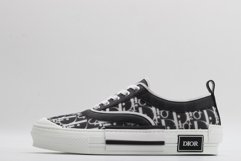 dio* x converse sneaker