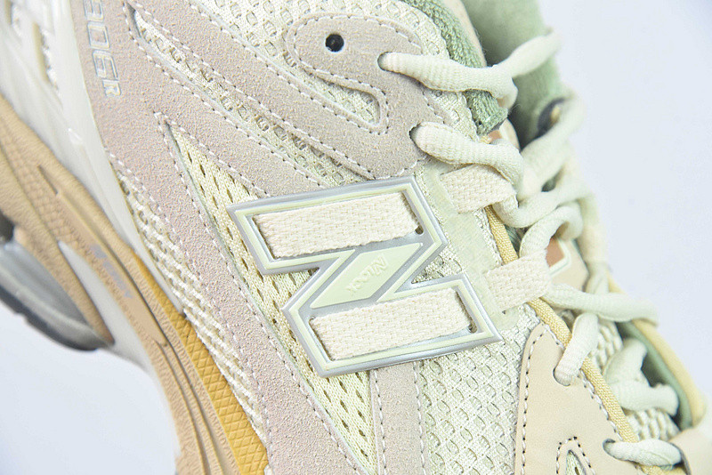 new balance sneaker