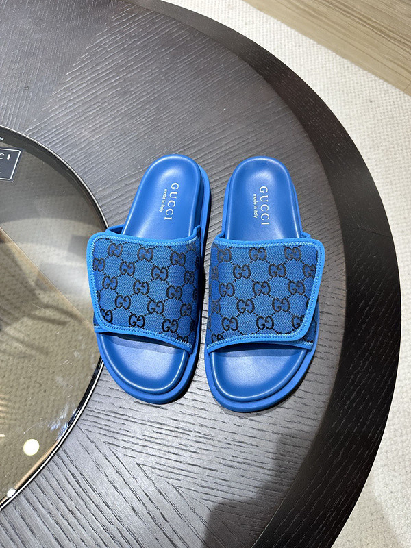 g*u*i sandals