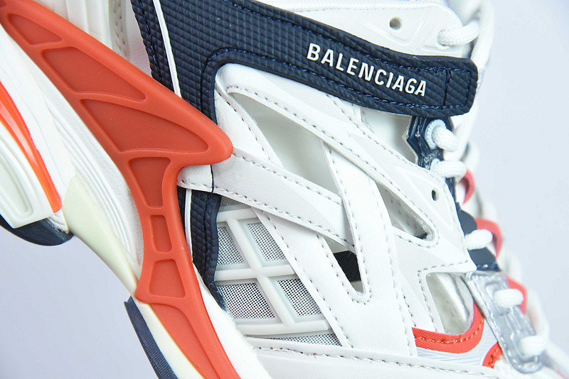 bc track sneaker
