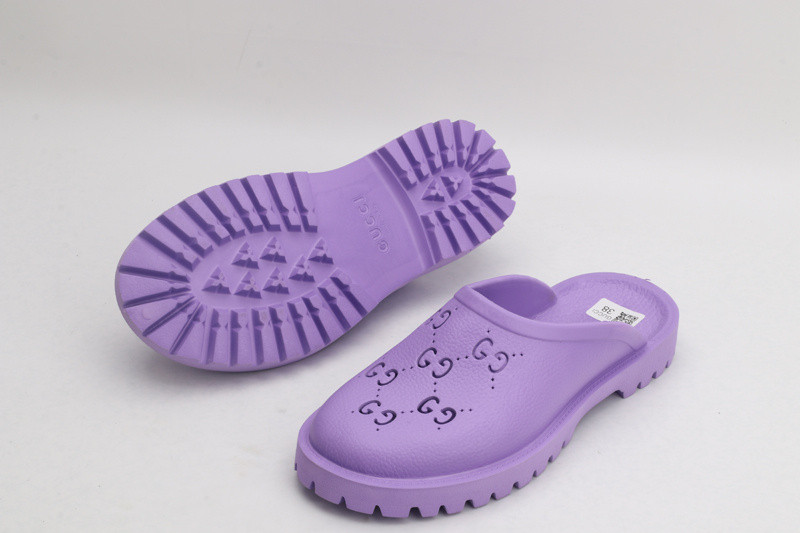 g*u*i sandals low