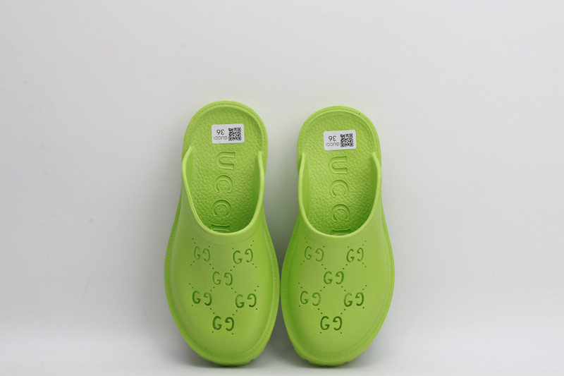 g*u*i sandals low