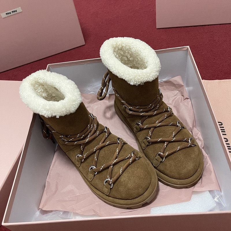 M1um1u sneaker