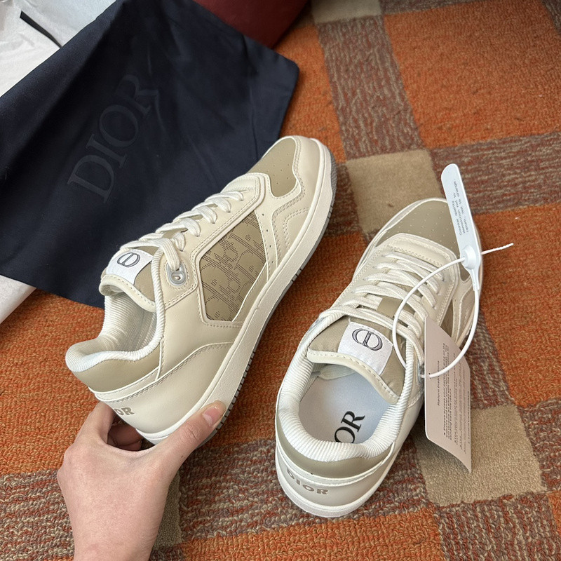 DIO* SNEAKER