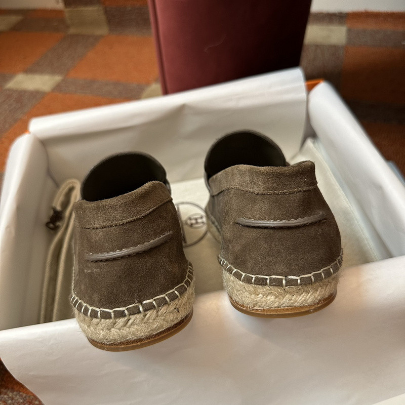 H**me5 sneaker