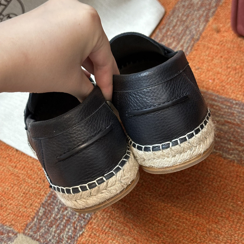 H**me5 sneaker