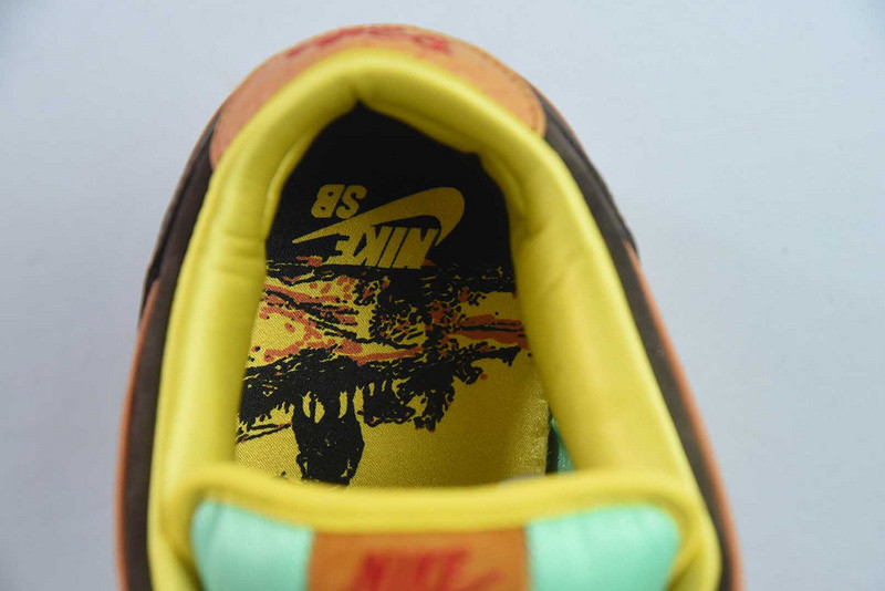 Nike SB Dunk Low