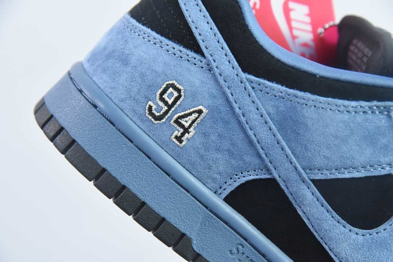 Svp*me x nike sb dunk low ocean fog hq8487-400