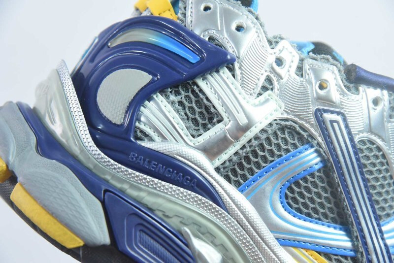 Ba1en*iaga Runner Sneaker