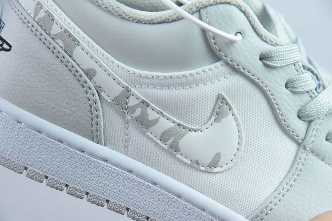 Air Jordan 1 Low