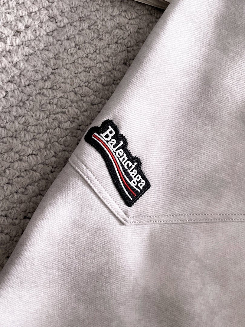 Ba1en*iaga Clothes