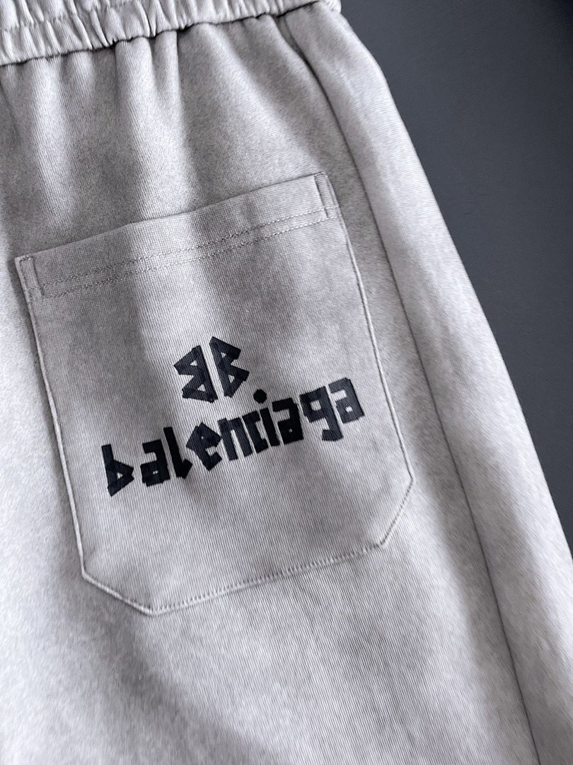 Ba1en*iaga Clothes