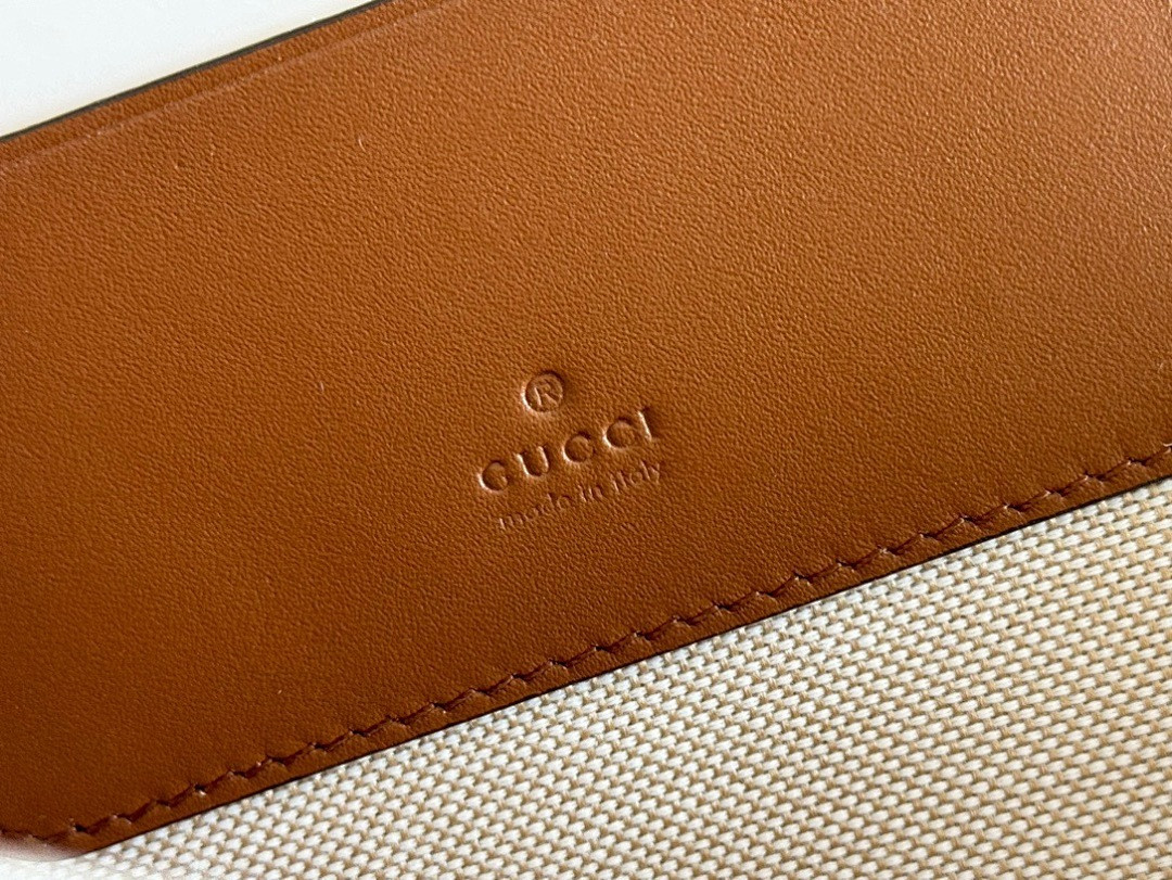 Gvc*1 BAG