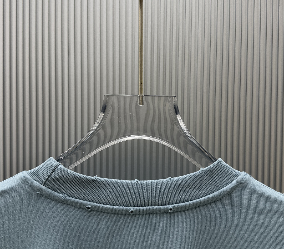 Ba1en*iaga Clothes