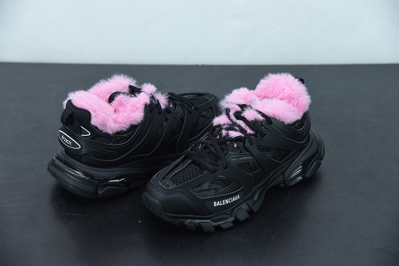 bc track sneaker
