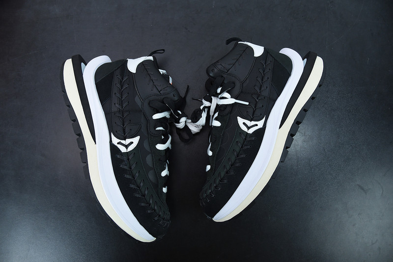 sacai x nike ldwaffle x jean paul gaultier black white dh9186-001