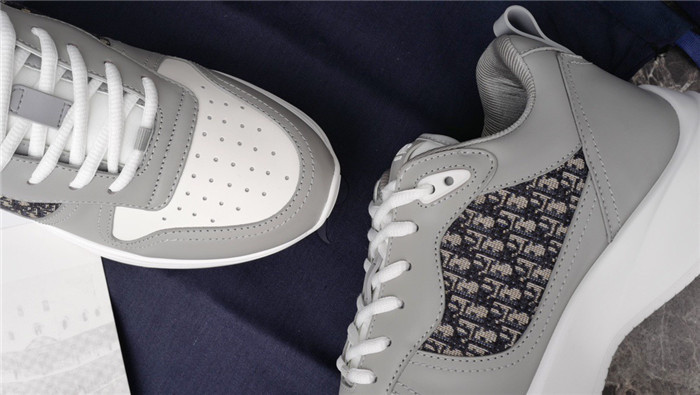 dio* b25 sneaker