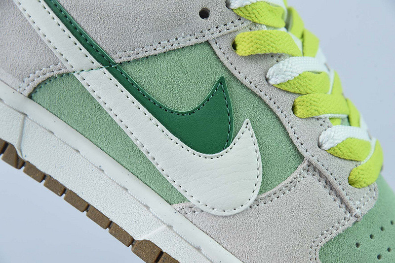 nike dunk low se 85