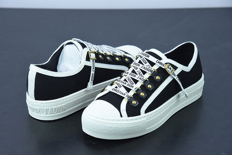 dio* low-top walk