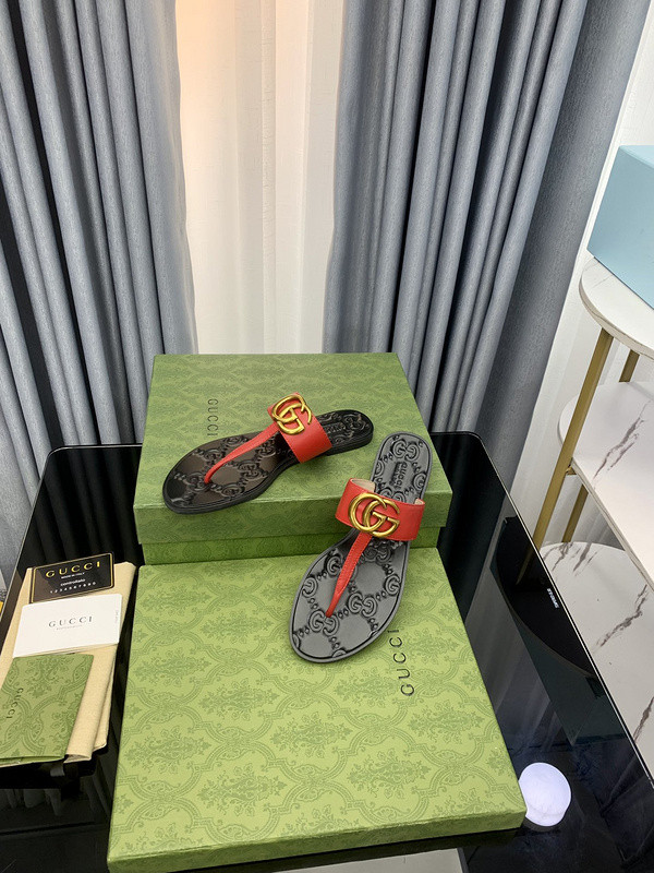 g*u*i sandals