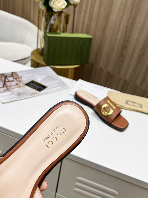 g*u*i sandals