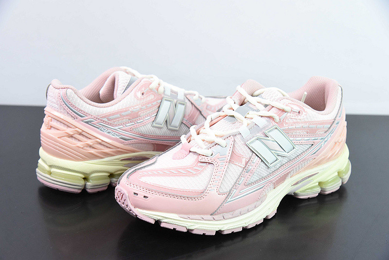 new balance sneaker