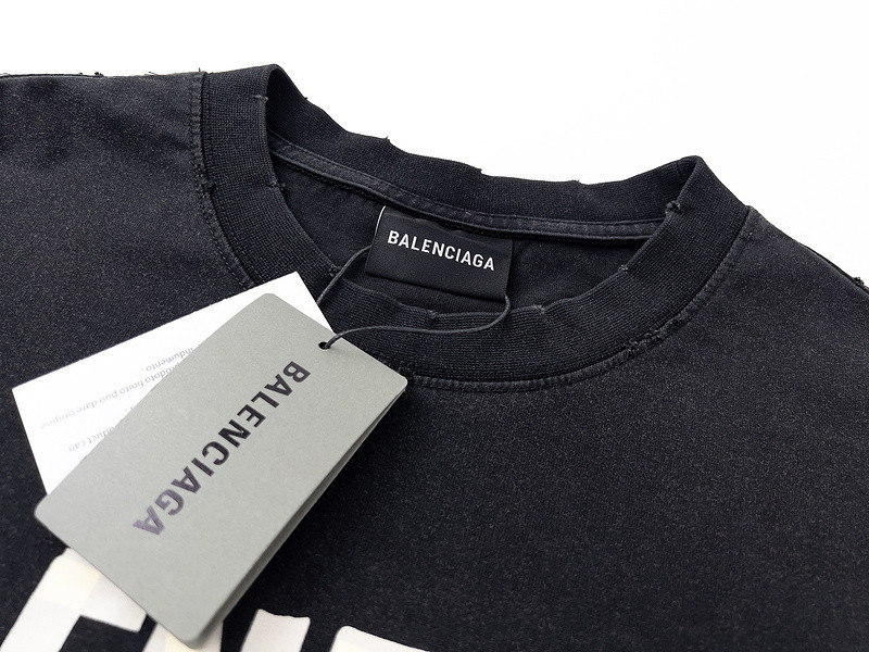 Ba*len*cia*ga clothes