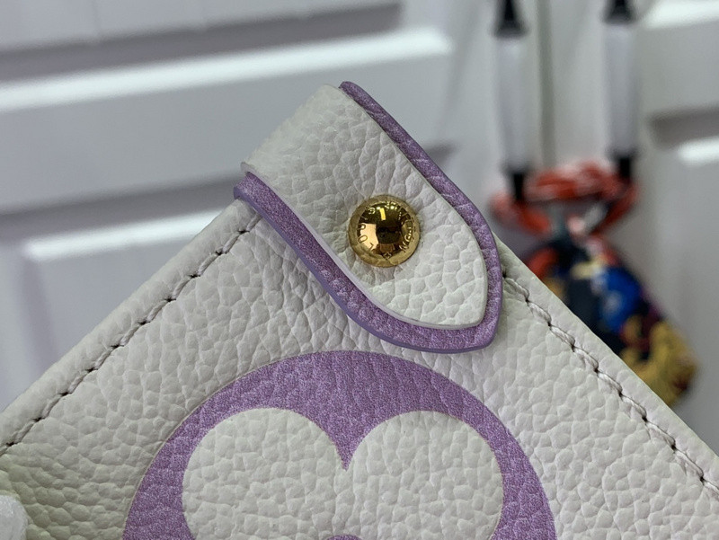 LVT PURSE