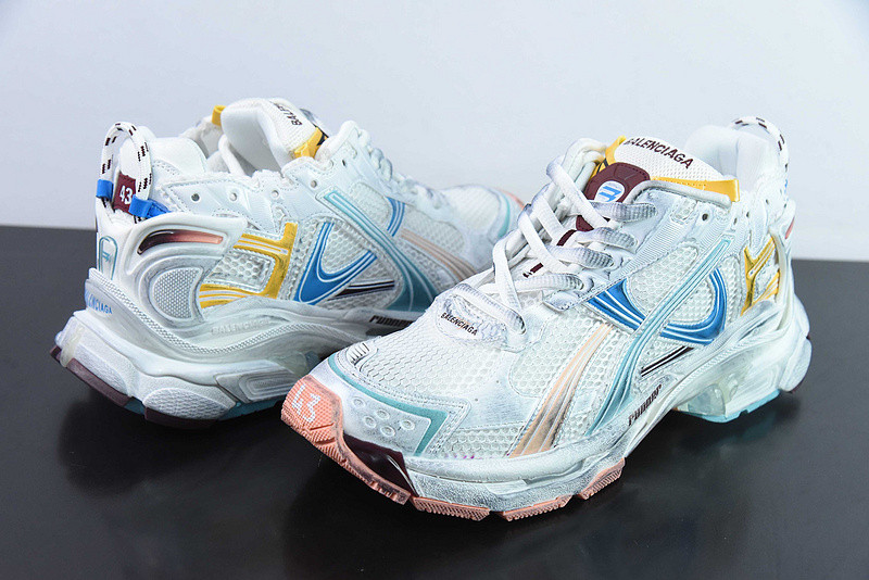 Ba*len*cia*ga runner sneaker