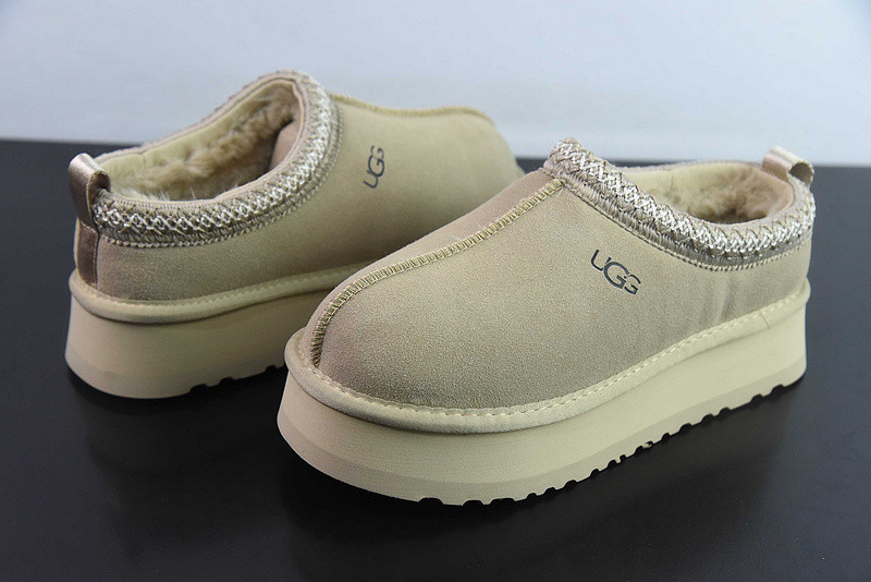 UGG