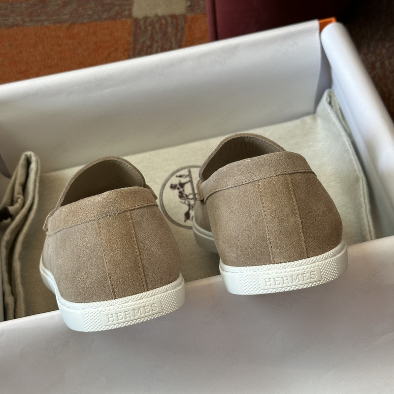 H**me5 sneaker