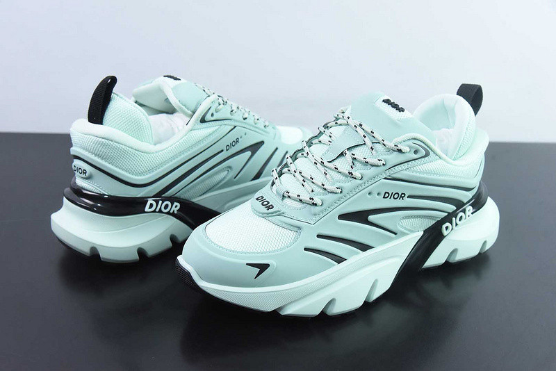 DIO* SNEAKER